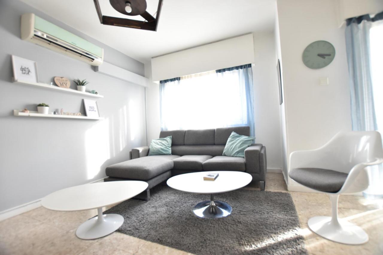 Glabur - The Cozy 2 Bdr - City, Free Parking & Wifi, Welcomes You!!! Apartment *
