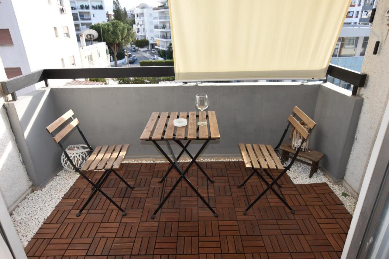 Glabur - The Cozy 2 Bdr - City, Free Parking & Wifi, Welcomes You!!! Apartment