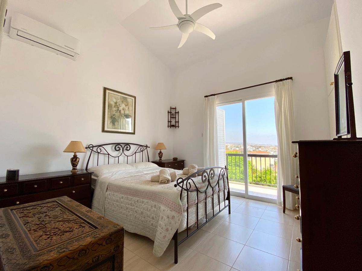Alicia With Priv Pool, Beautiful Garden And Shady Veranda- 5 Min To The Villa