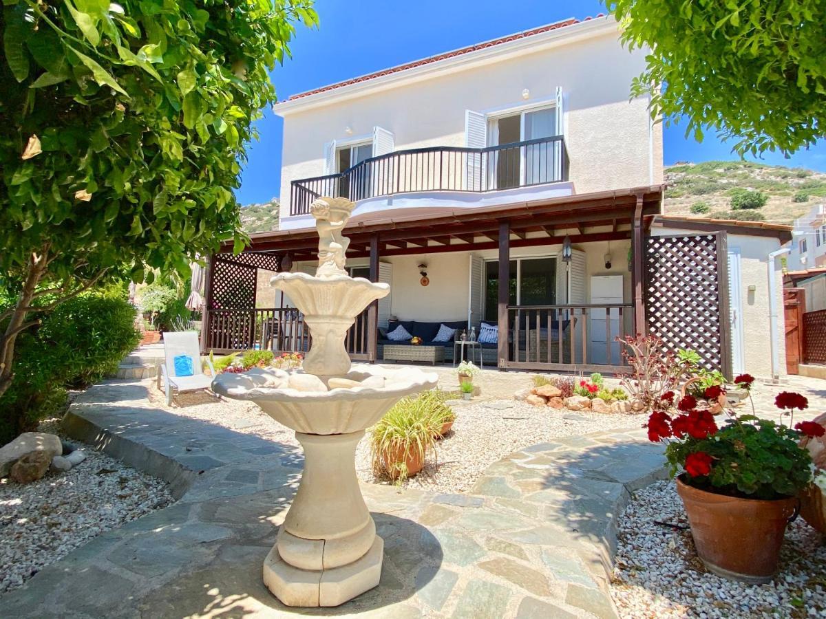 Villa Alicia With Priv Pool, Beautiful Garden And Shady Veranda- 5 Min To The *
