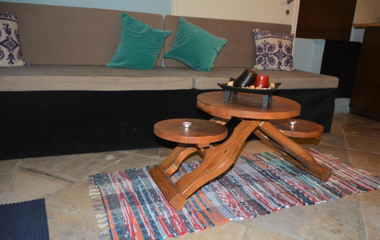 View Traditional Apartment *