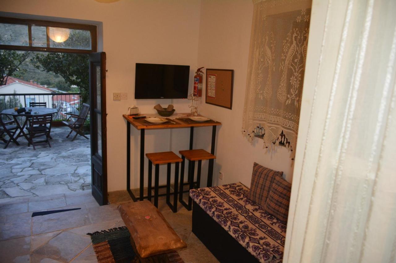Apartment View Traditional *