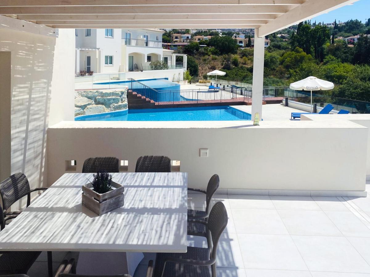 Luxury With Pool By Raise Apartment *