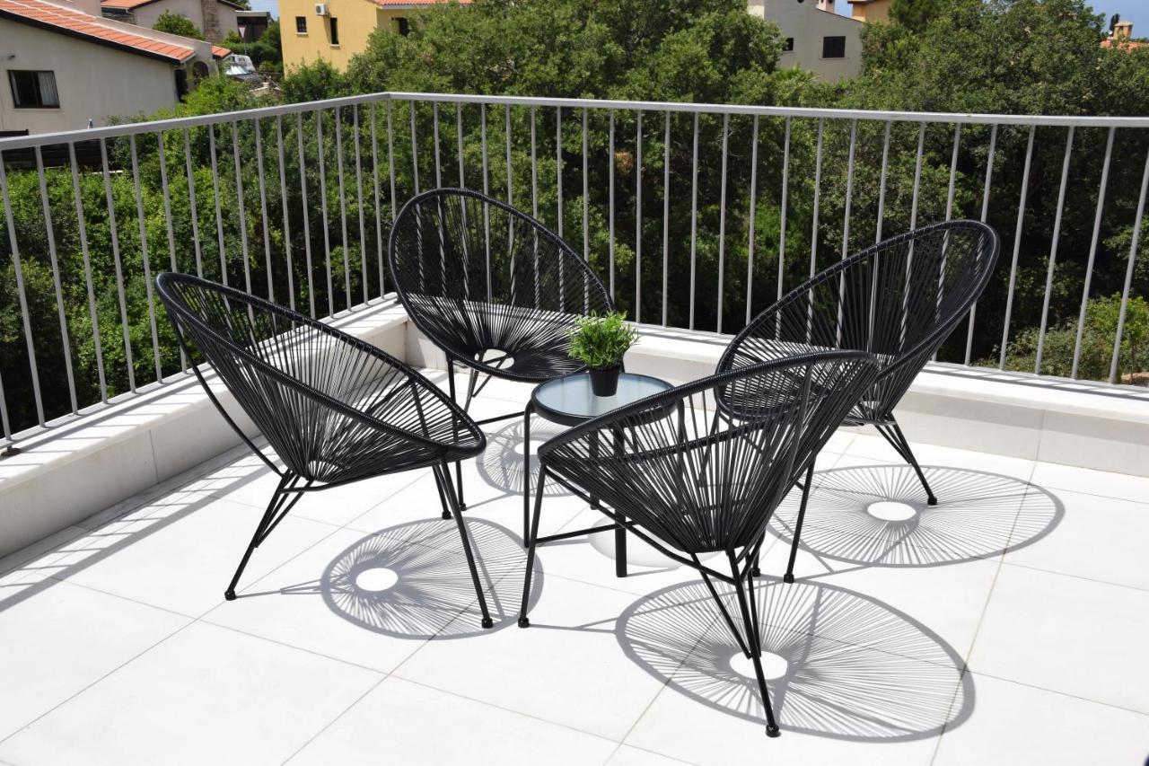 Luxury With Pool By Raise Apartment