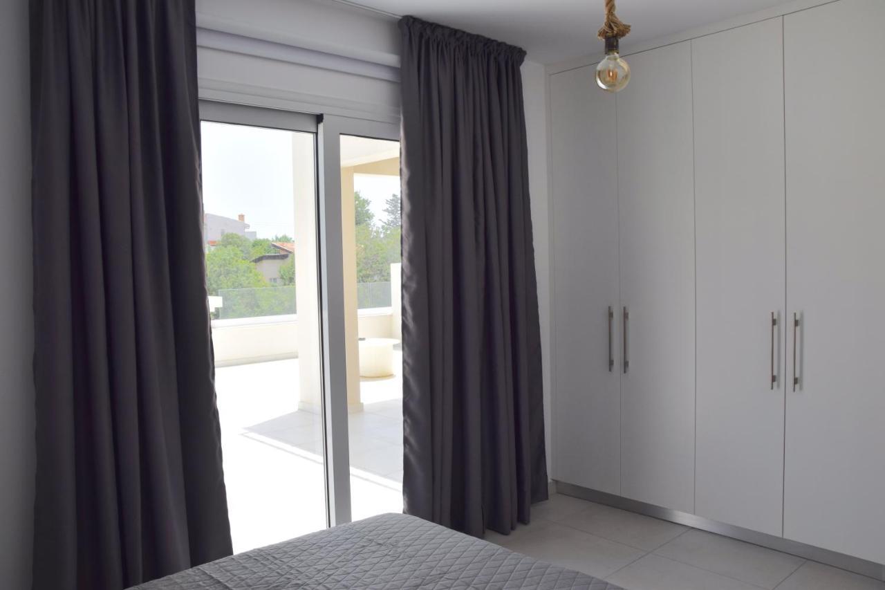 Luxury With Pool By Raise Apartment *