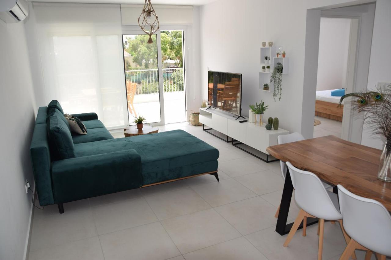Apartment Luxury With Pool By Raise Tala
