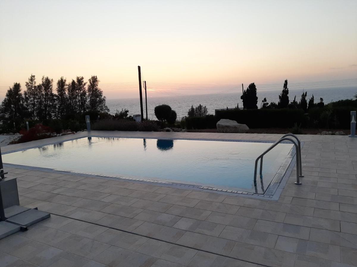 Villa Idol Exceptional Pomos