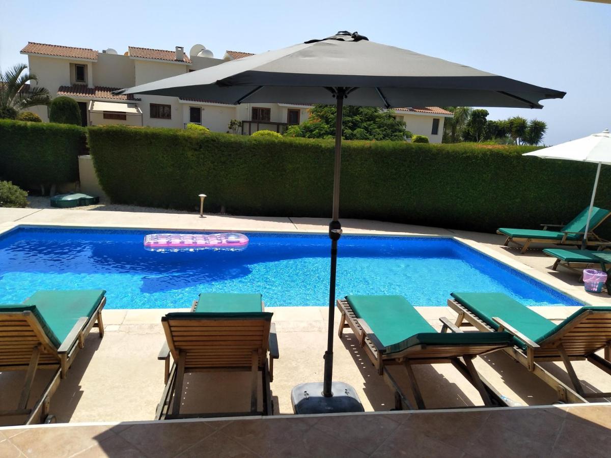 Villa With Pool And Sea View! *
