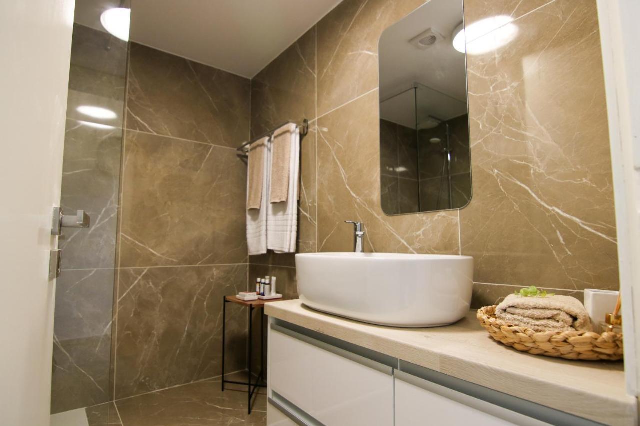 Phaedrus Living: Seaside Luxury Flat Limnaria 152 Apartment