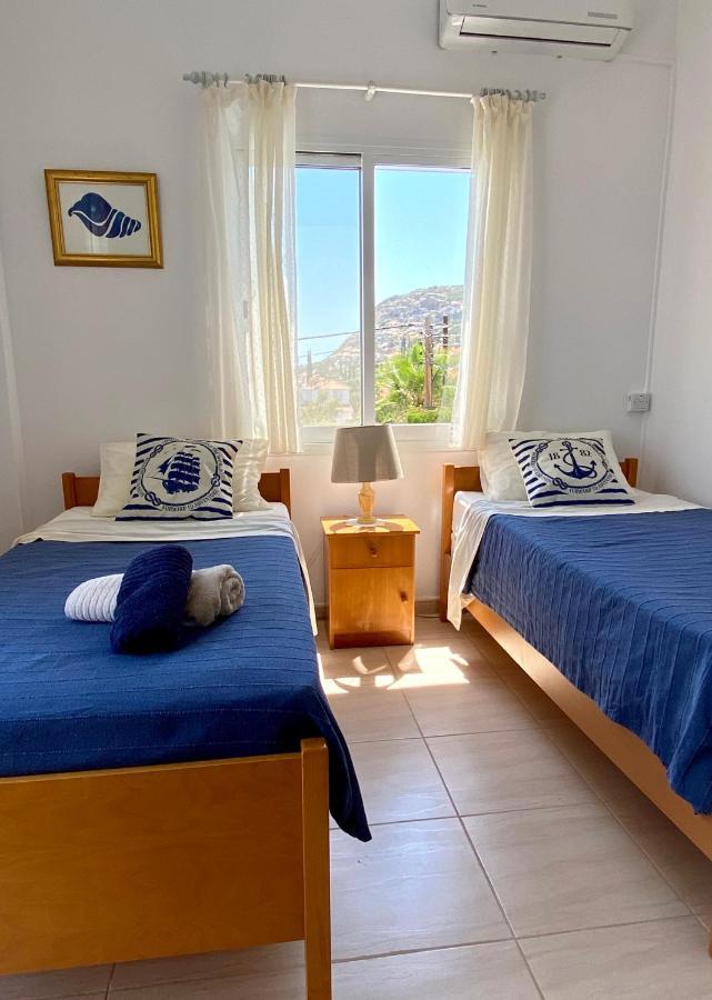 Alicia With Priv Pool, Beautiful Garden And Shady Veranda- 5 Min To The * Peyia