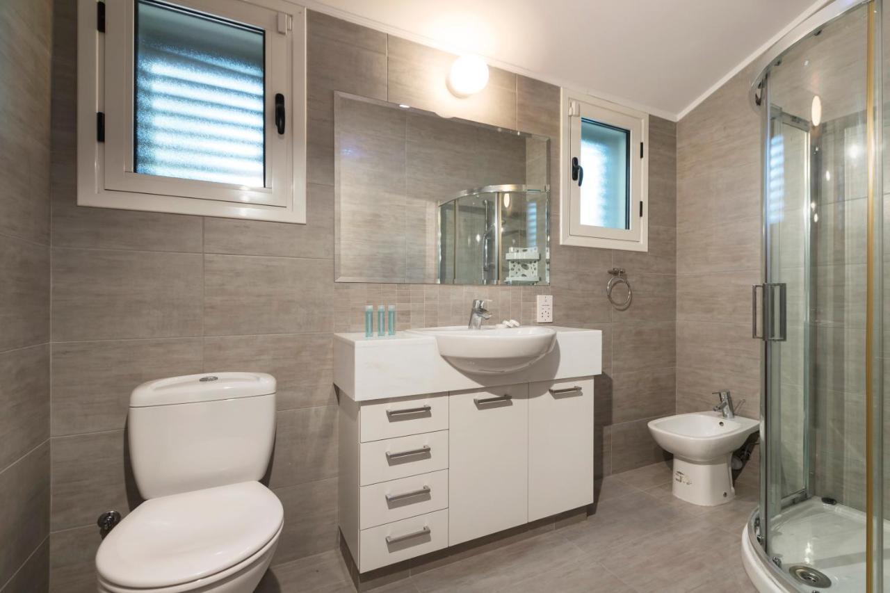 Villa Resitour - Perneri Four Bedroom