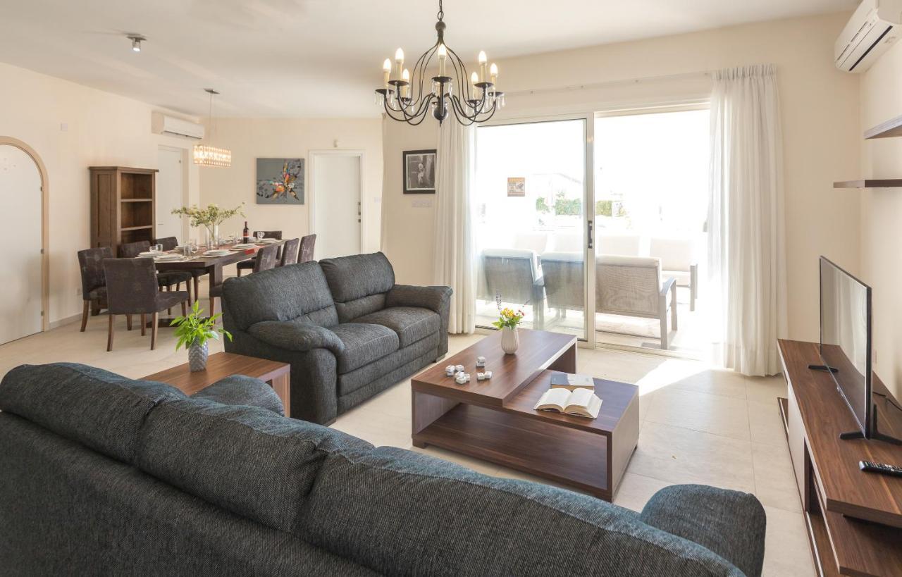 Villa Resitour - Perneri Four Bedroom