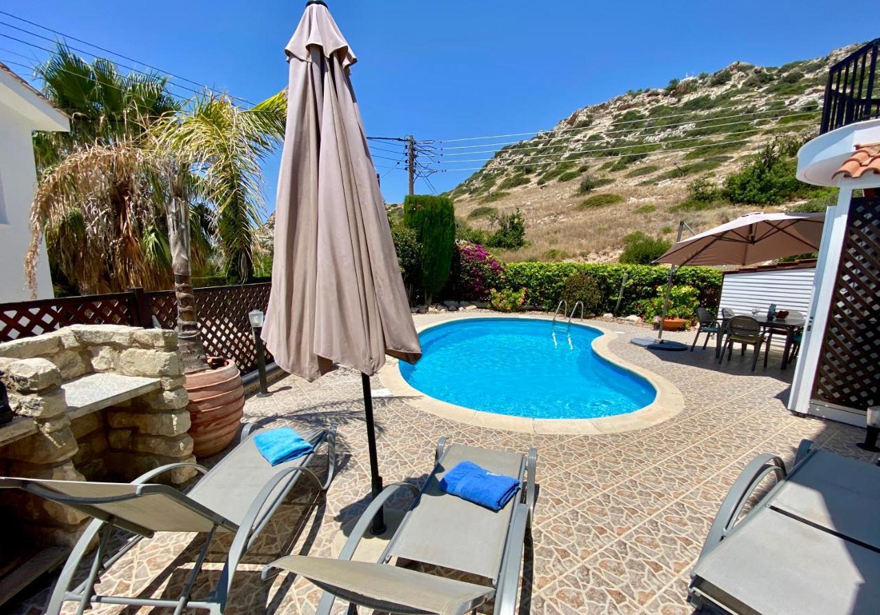 Alicia With Priv Pool, Beautiful Garden And Shady Veranda- 5 Min To The