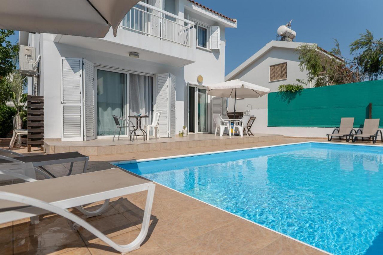 Sun & Private Villa