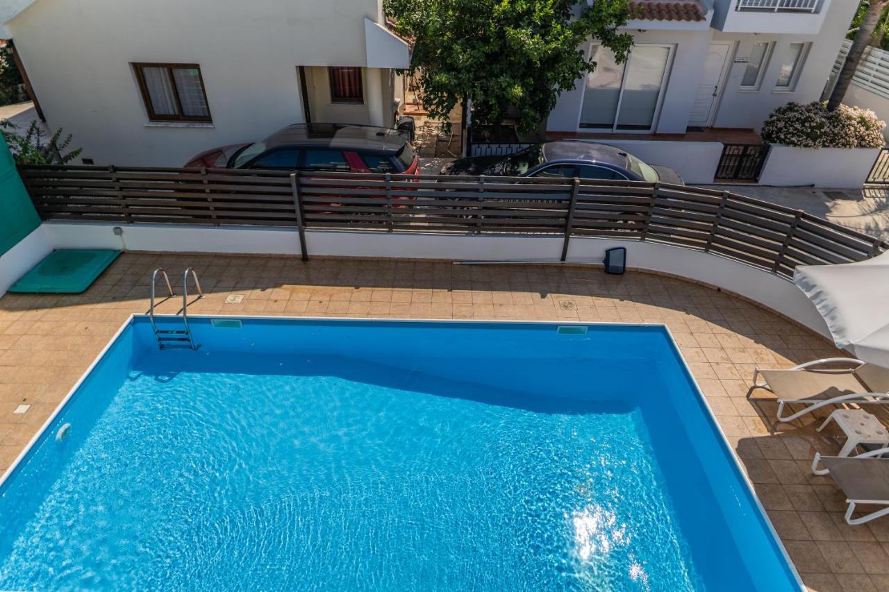 Sun & Private Villa