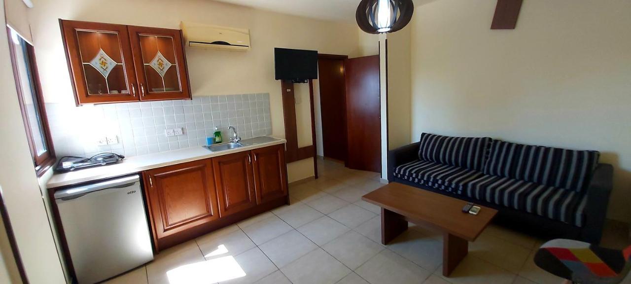 Lakis Court *