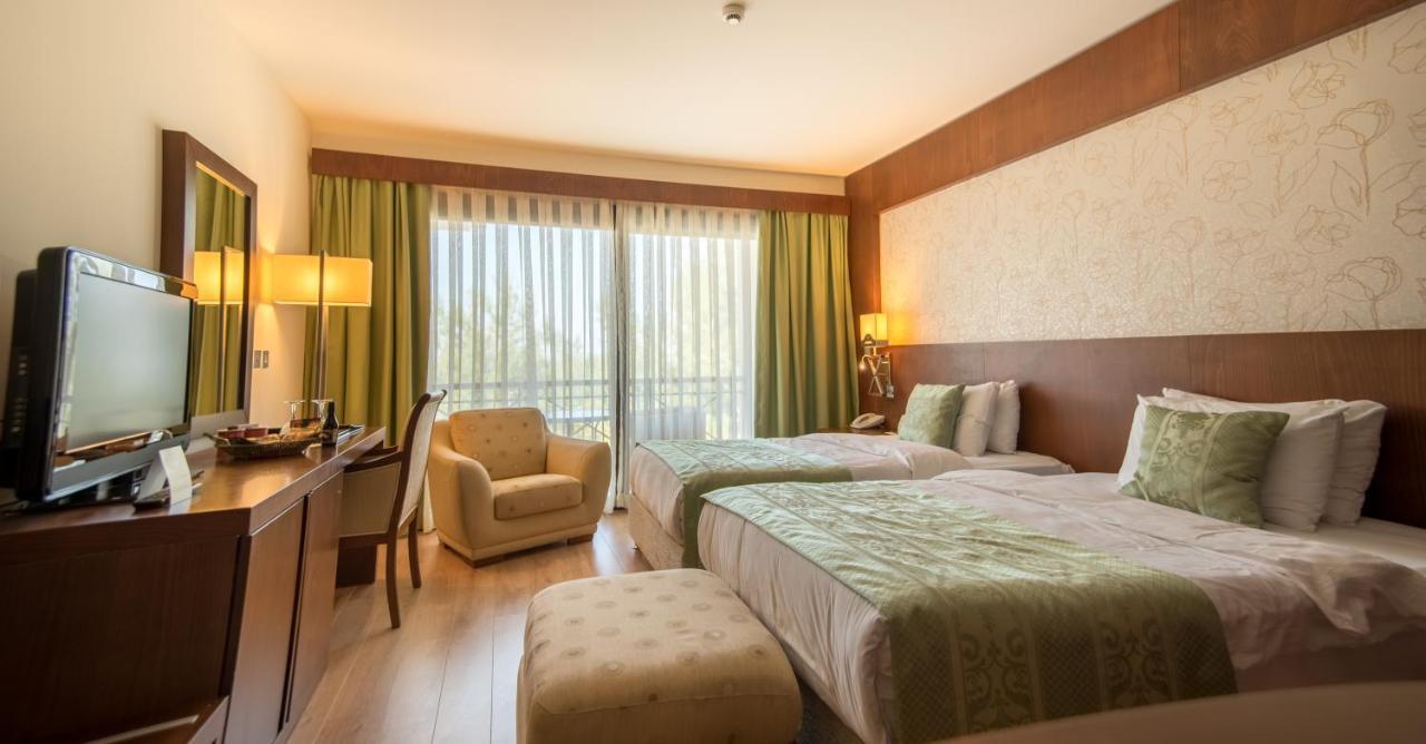 Korineum Golf & 4*