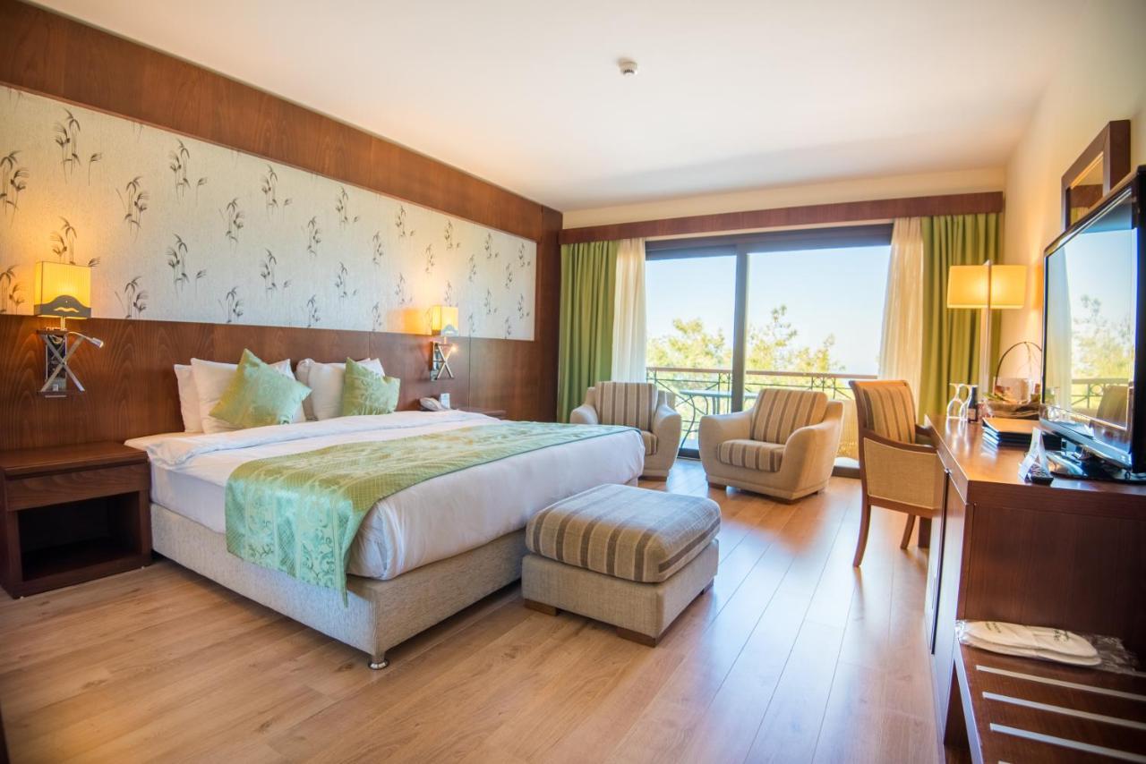 Korineum Golf & Agios Georgios (Girne)