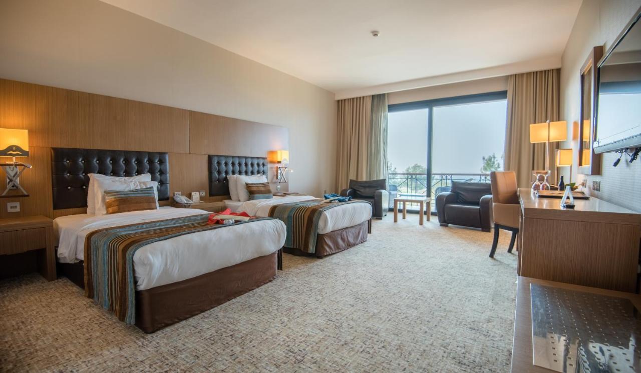 Hotel Korineum Golf & 4*