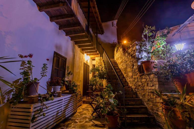 View Traditional Apartment