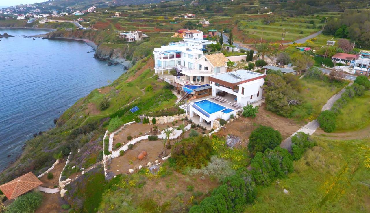 Karavi * Pomos