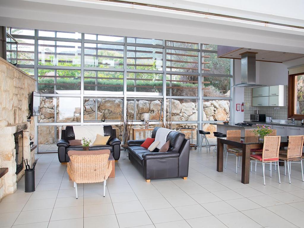 Karavi Villa