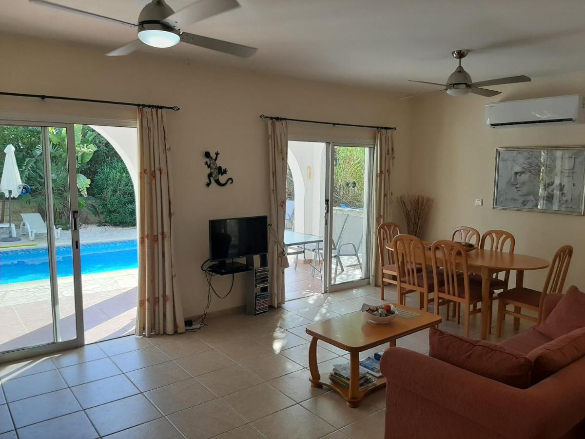 Villa Lemon Grove Polis