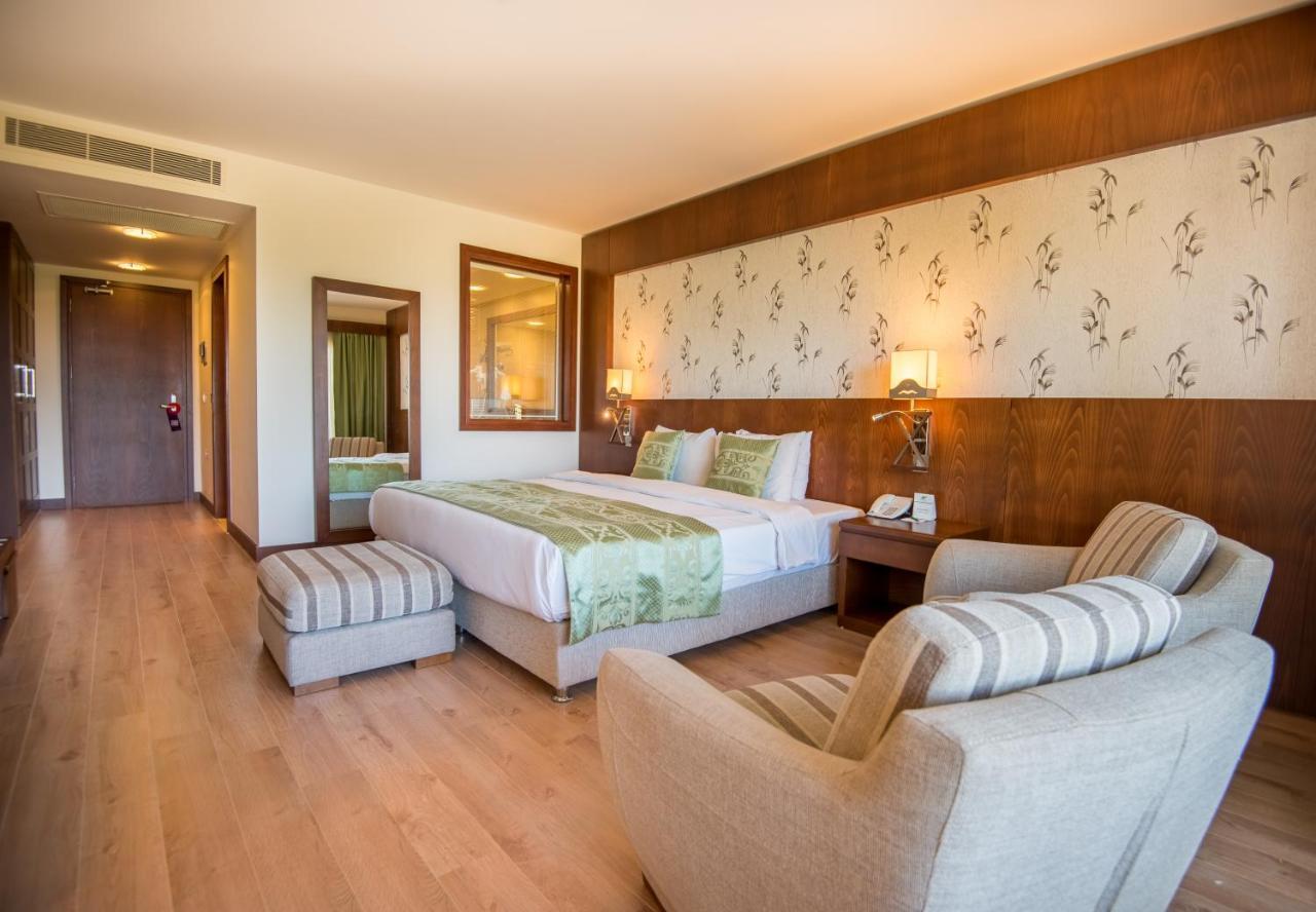 Korineum Golf & Hotel 4*