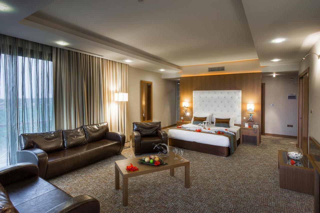 Korineum Golf & Hotel