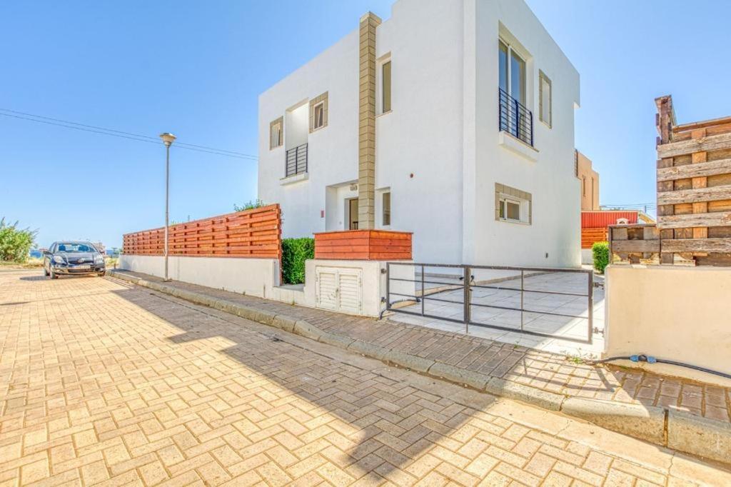 Athina Gardens Sea View