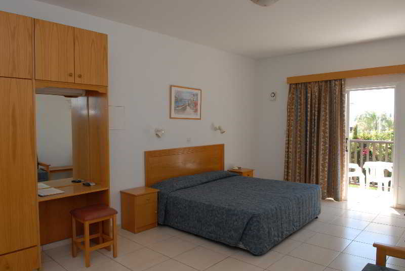 Aparthotel Maistros