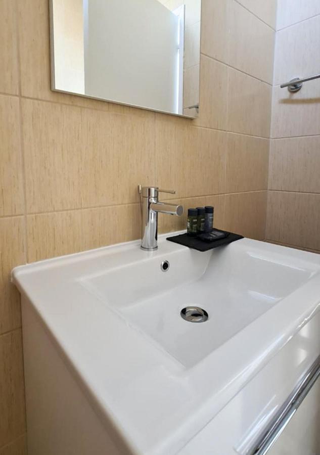 Phaedrus Living: Seaview Luxury Flat Paphinia 204 Apartment *