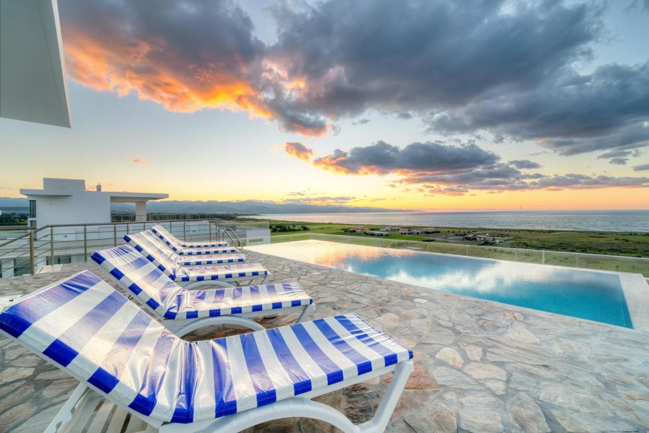 Aphrodite Beachfront Official Hotel 3*