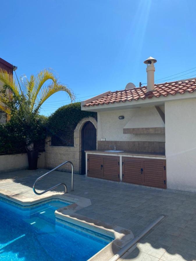 Episkopi Villa, Luxury 4 Bedroom With Pool - Villa