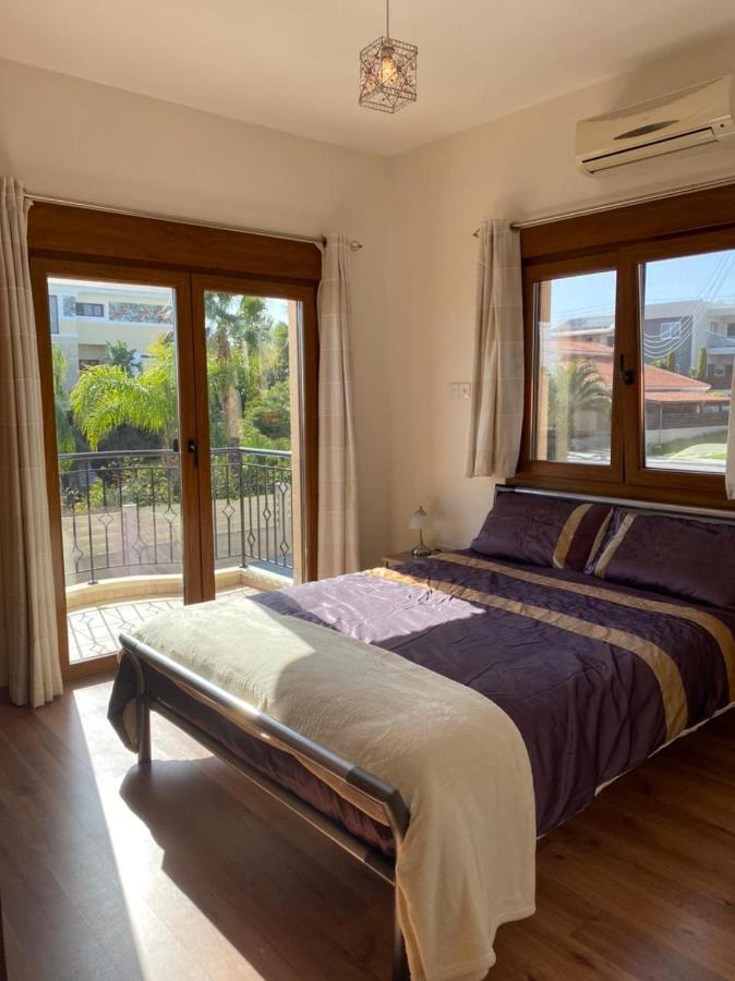 Episkopi Villa, Luxury 4 Bedroom With Pool - Limasol