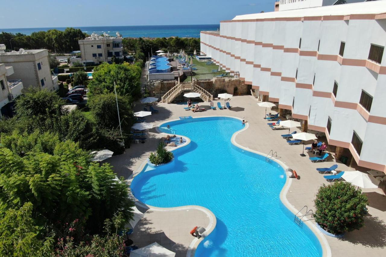 Avlida Hotel 4*
