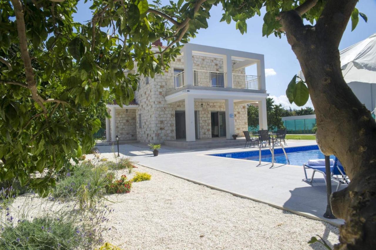 Rafaella Villa- Pvt Pool-near Sea/beach *