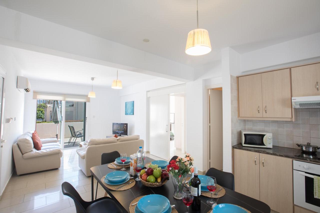 Blue River Apartment *