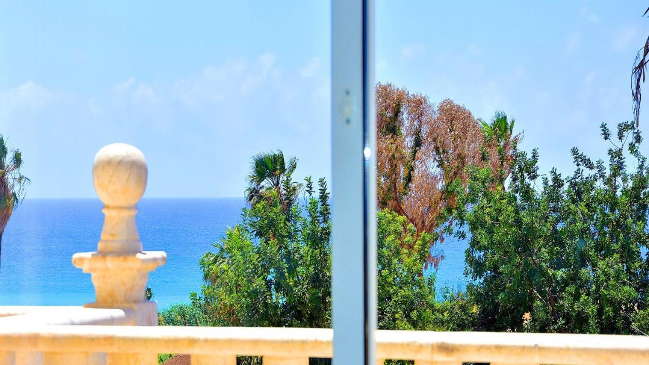 Ambrosia Villa *
