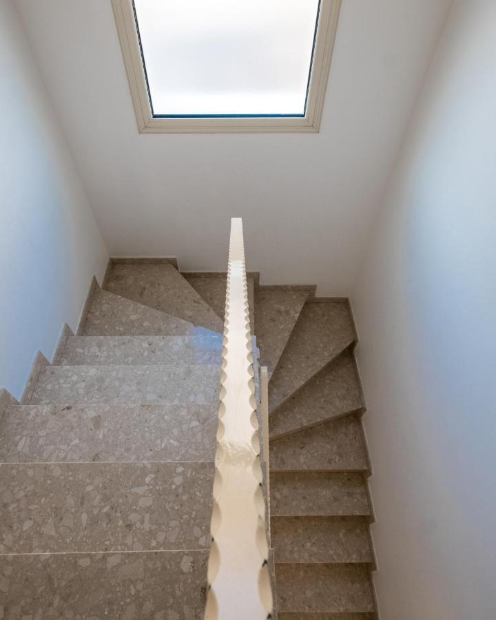 House 7, The Artisan