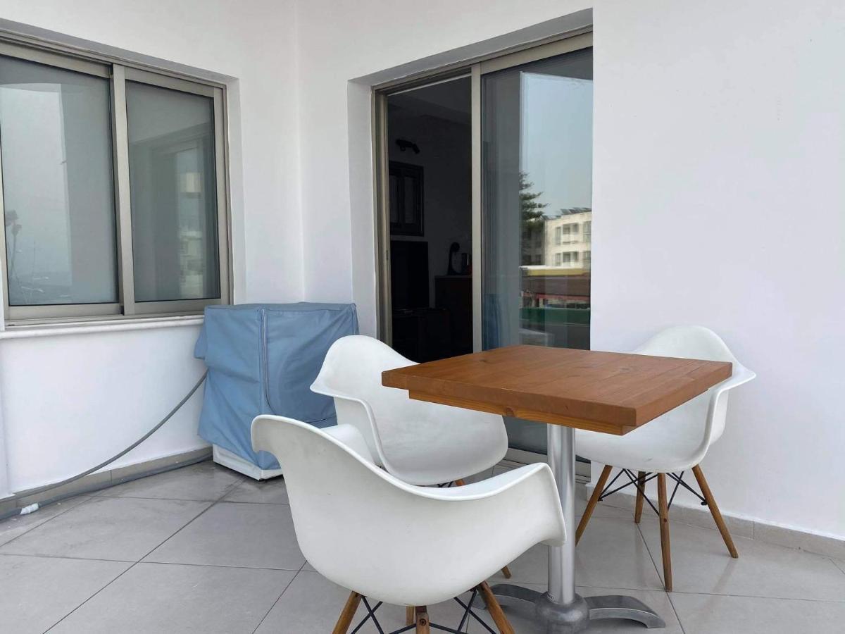 Beachside In Kato Lighthouse 81 Apartamento *
