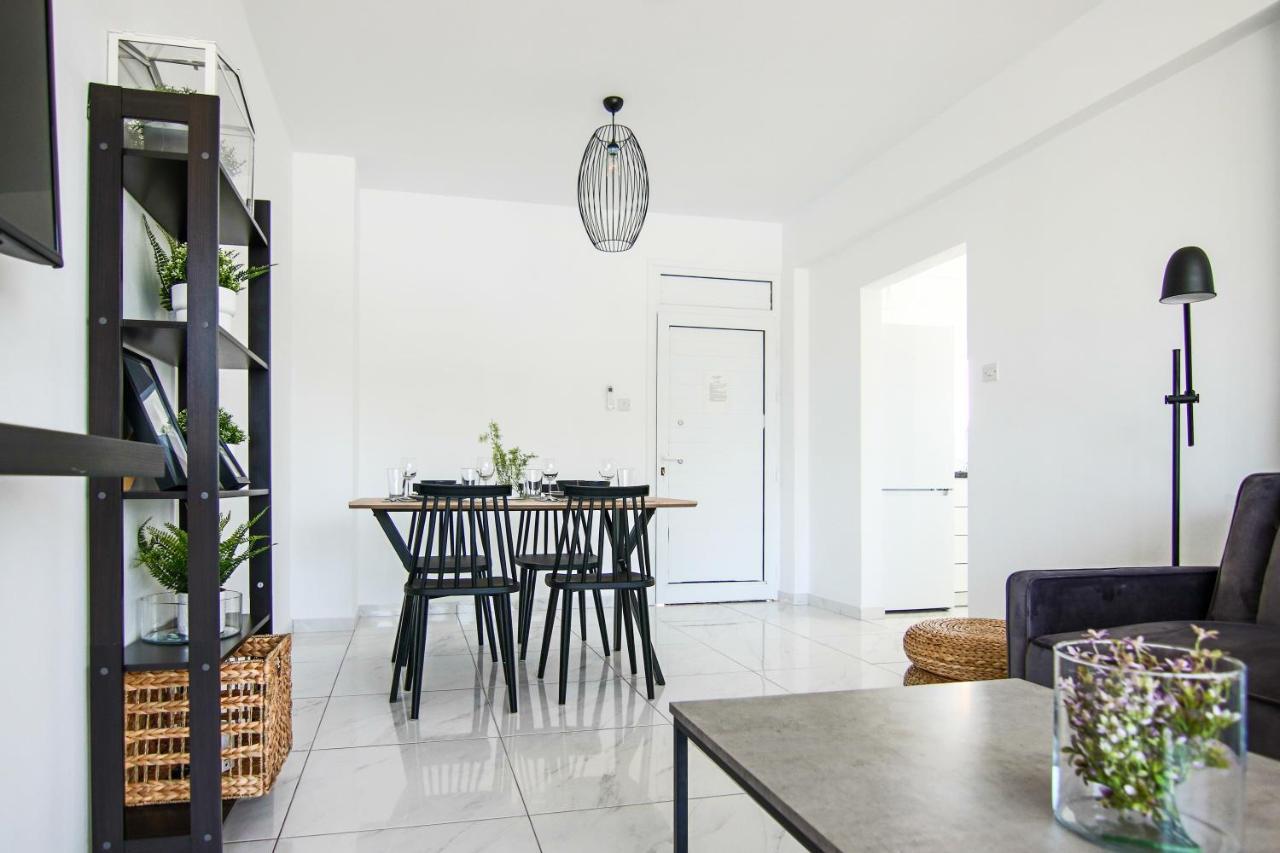 Phaedrus Living - Seaside Executive Flat Harbour 206 Apartment *