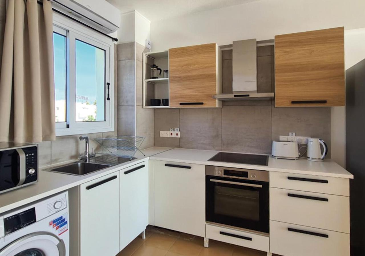 Phaedrus Living: Seaview Luxury Flat Paphinia 204 Apartment *