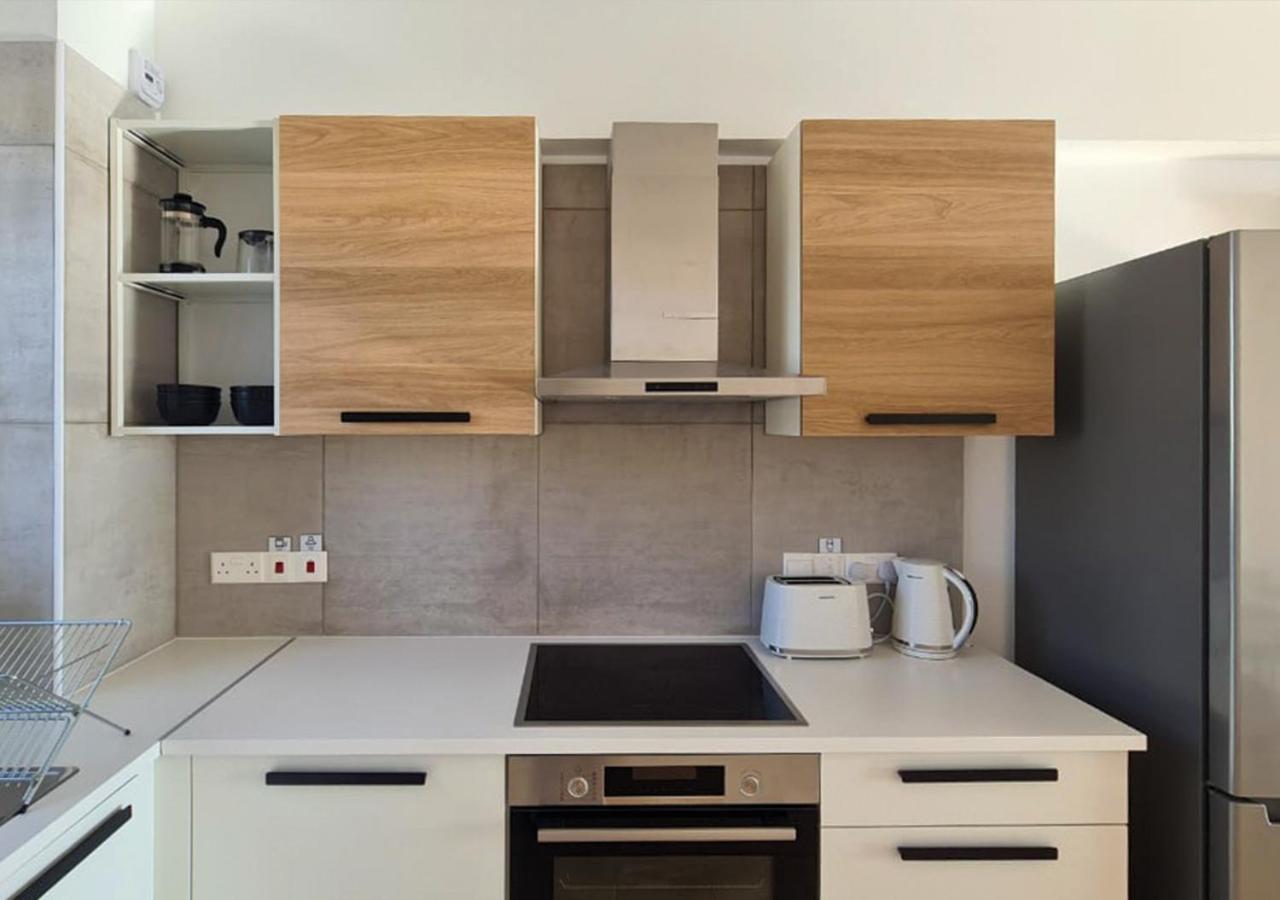 Apartment Phaedrus Living: Seaview Luxury Flat Paphinia 204 *