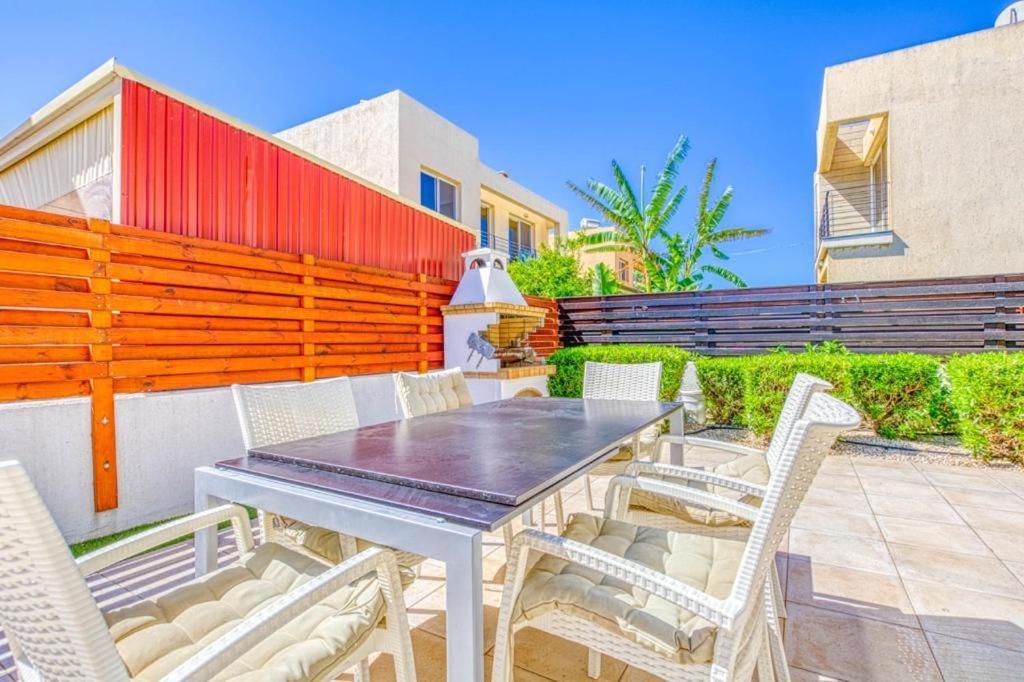 Athina Gardens Sea View Villa *