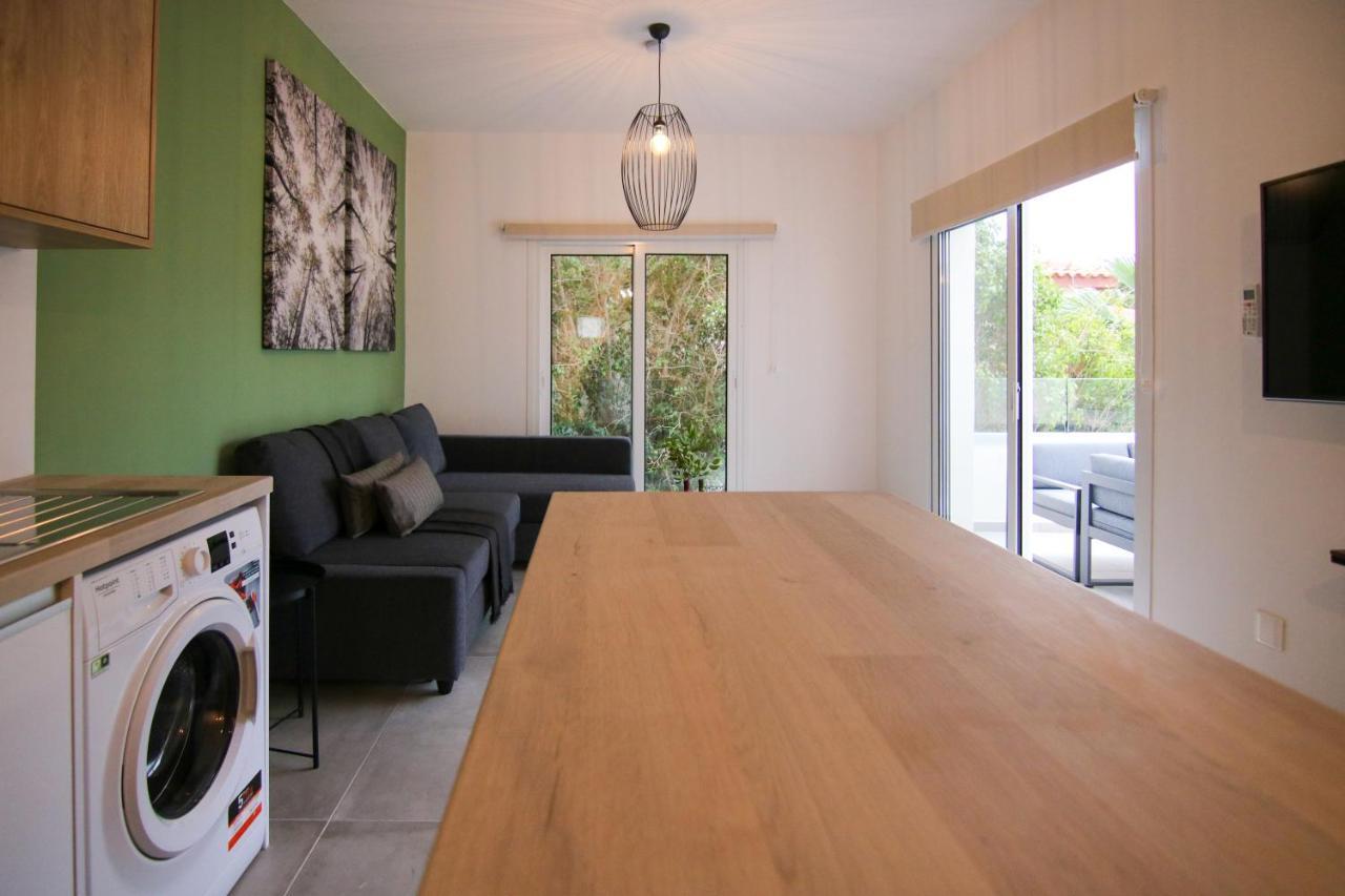 Apartment Phaedrus Living: Seaside Modern Flat Limnaria 123 Paphos