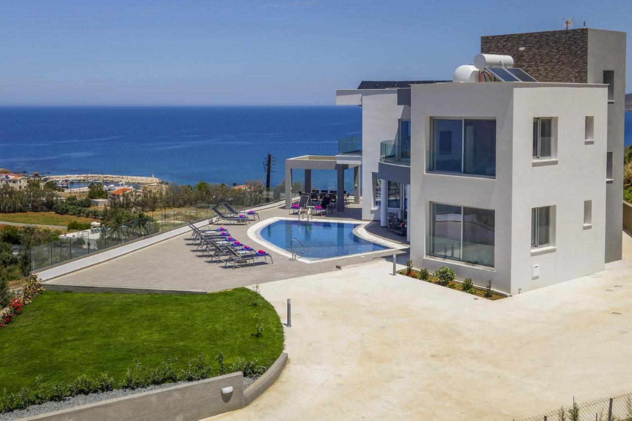 Elite Sea View Villa *