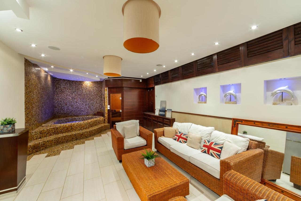 Villa Infinity *