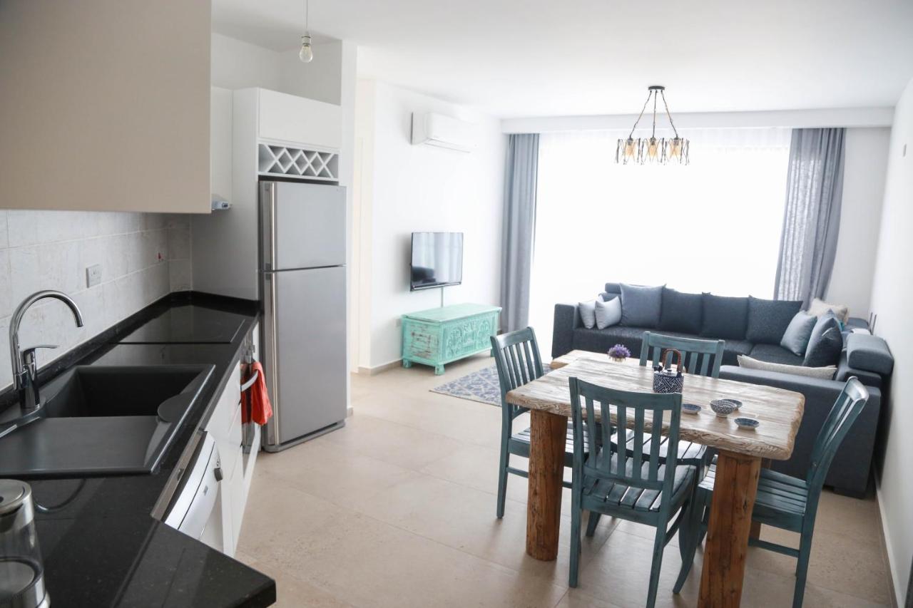 Aphrodite Beachfront Official Hotel