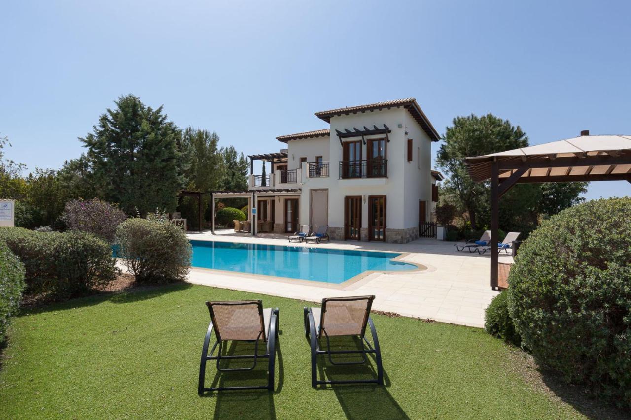 Aphrodite Hills Resort 4*